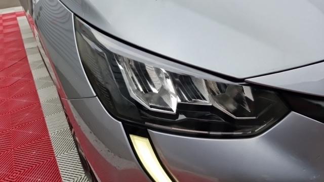Peugeot 208 image 6