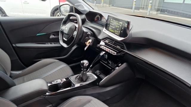 Peugeot 208 image 9