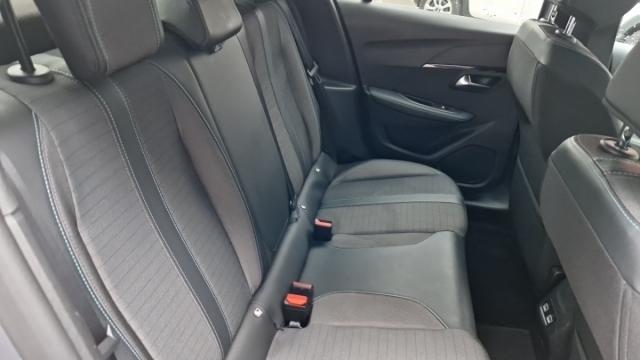 Peugeot 208 image 1