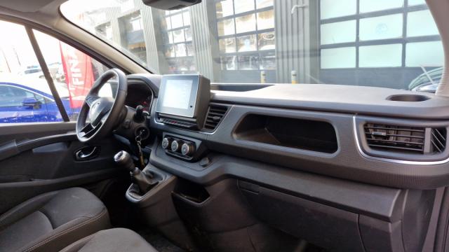 Renault Trafic image 9