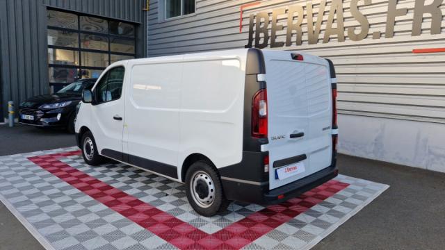 Renault Trafic image 2