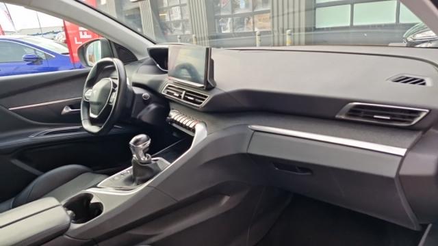Peugeot 5008 image 3