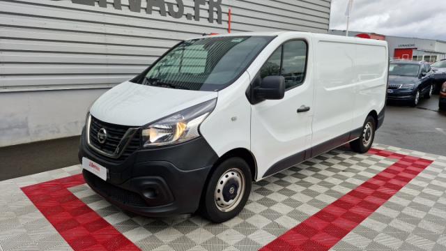 Nissan Nv300 image 8