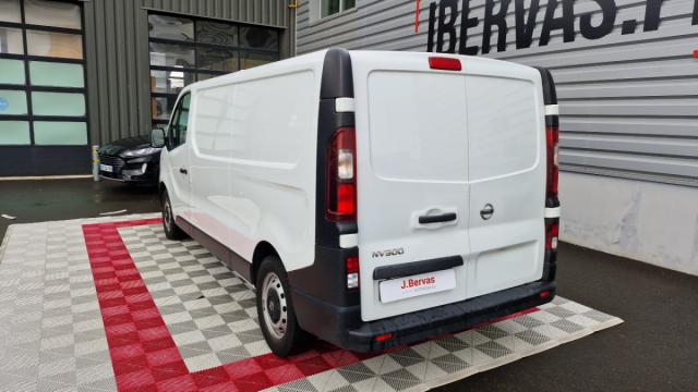 Nissan Nv300 image 9