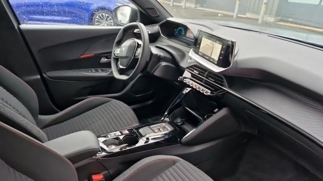 Peugeot 2008 image 7