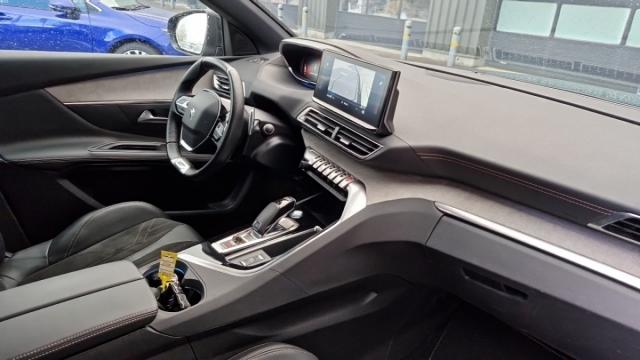 Peugeot 3008 image 3