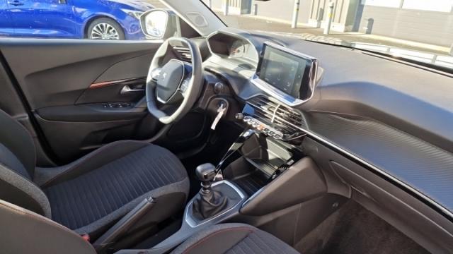 Peugeot 2008 image 1