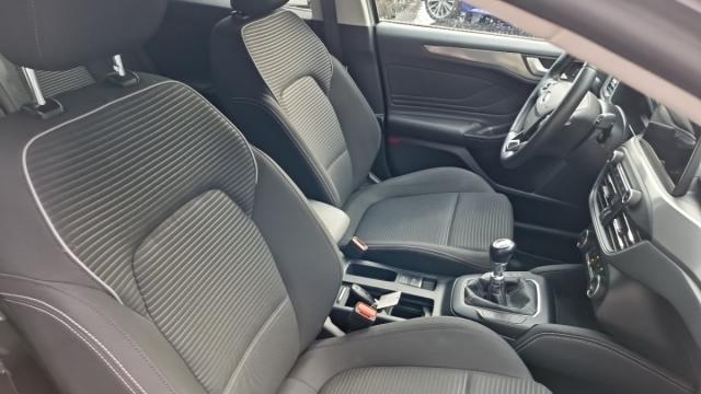 Ford Focus image 6