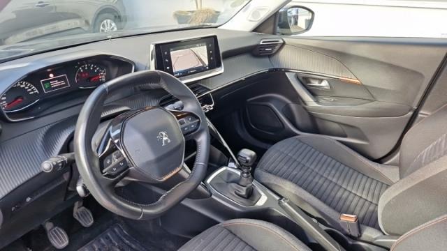 Peugeot 2008 image 3