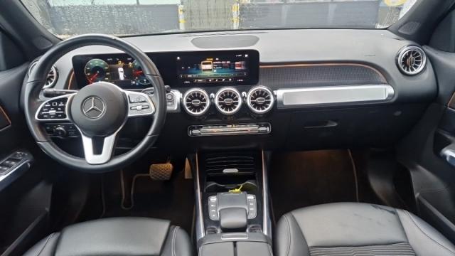 Mercedes Benz Glb image 8