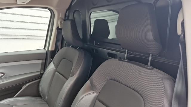 Renault Express Van image 5