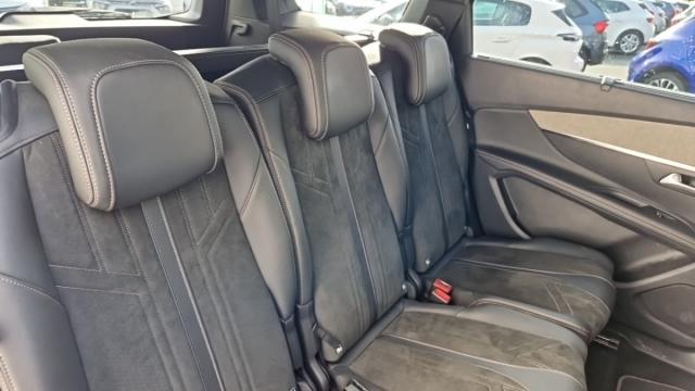 Peugeot 5008 image 1