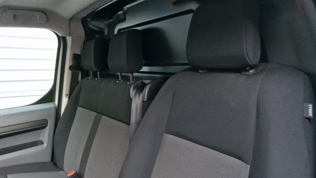 Citroen Jumpy image 8