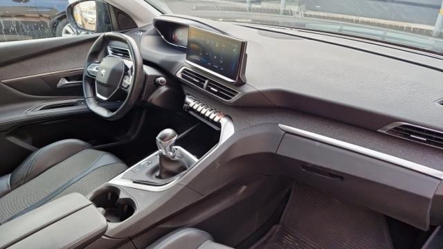 Peugeot 3008 image 2