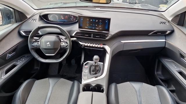 Peugeot 3008 image 3