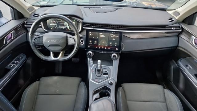 Lynk & Co 01 image 7