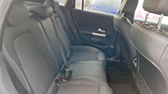 Mercedes Benz Gla image 9