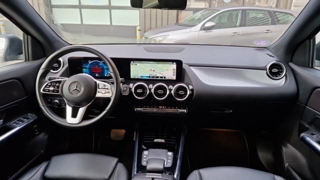 Mercedes Benz Gla image 8