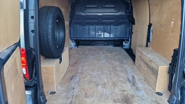 Mercedes Benz Vito image 4