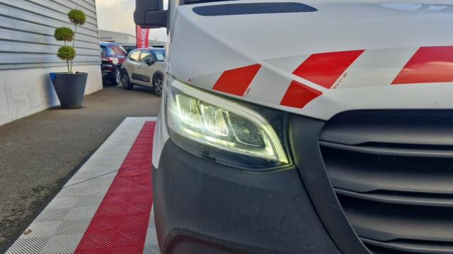 Mercedes Benz Sprinter image 4