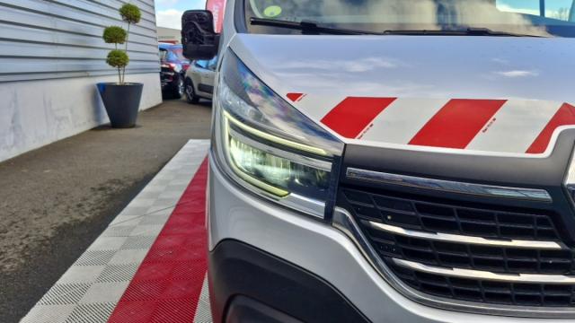 Renault Trafic image 2