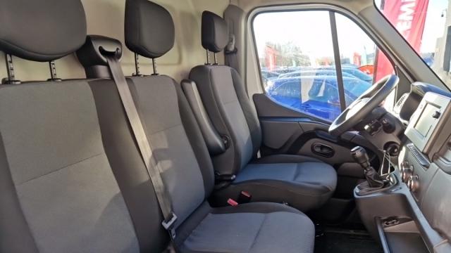 Renault Master image 1