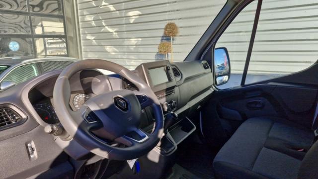 Renault Master image 2
