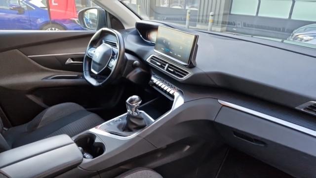 Peugeot 3008 image 2