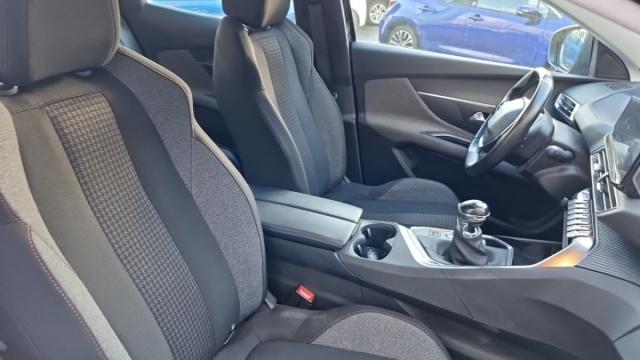 Peugeot 3008 image 8