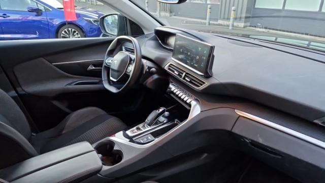 Peugeot 3008 image 3