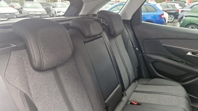 Peugeot 3008 image 3