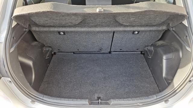 Toyota Yaris image 2