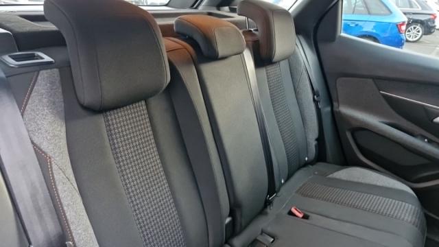 Peugeot 3008 image 3