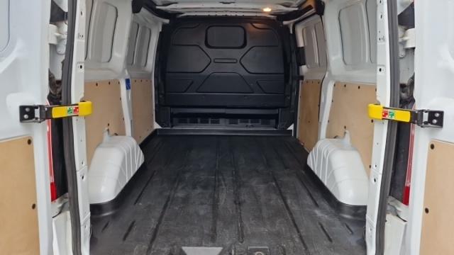 Ford Transit Custom image 9