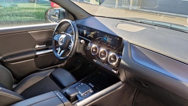 Mercedes Benz Gla image 2