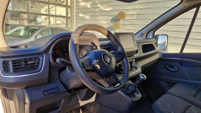 Renault Trafic image 1