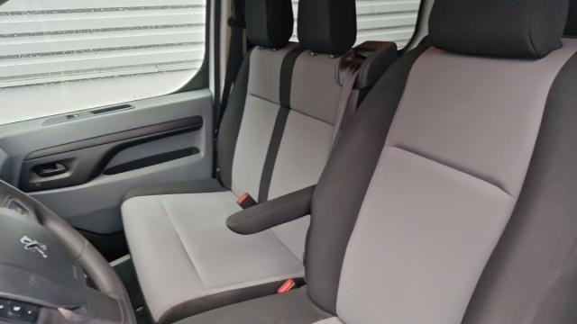 Peugeot Traveller image 8