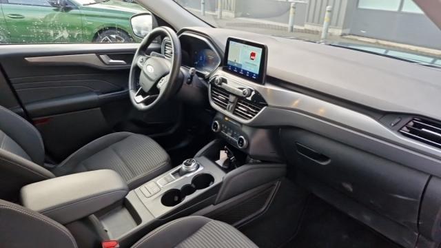 Ford Kuga image 4