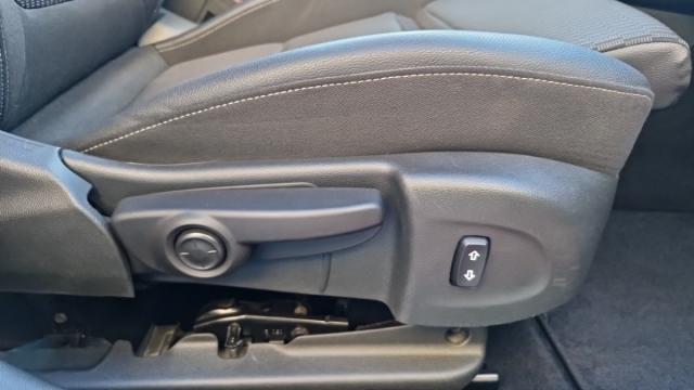 Opel Insignia Sports Tourer image 9