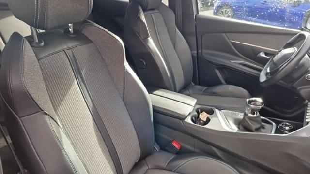 Peugeot 3008 image 8