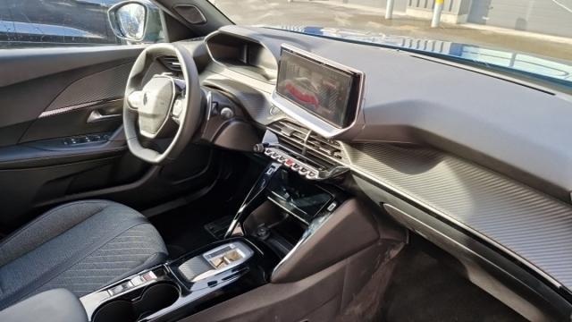 Peugeot 2008 image 4