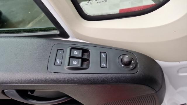 Peugeot Boxer image 2