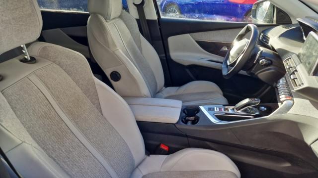 Peugeot 5008 image 1