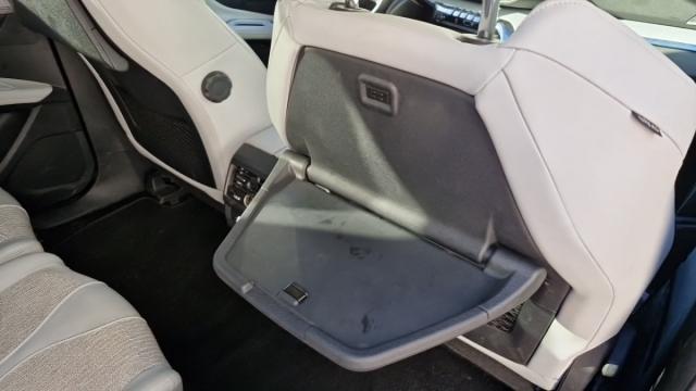 Peugeot 5008 image 2