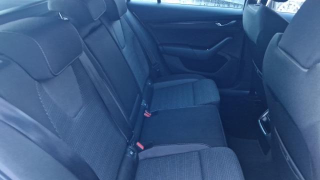 Skoda Octavia image 5