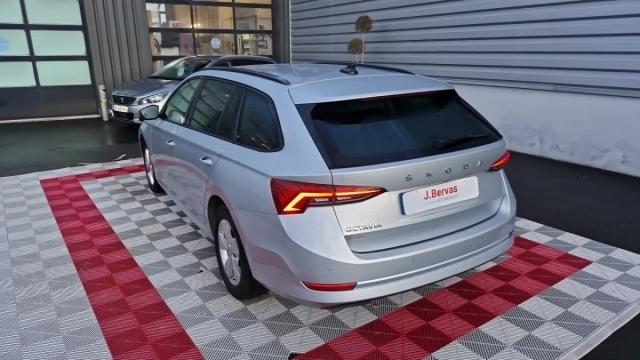 Skoda Octavia image 6