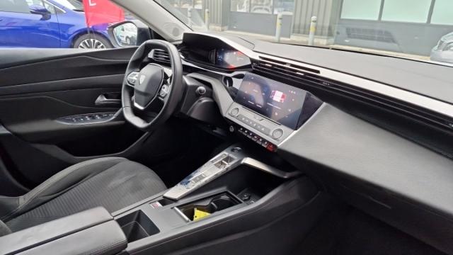 Peugeot 308 image 8