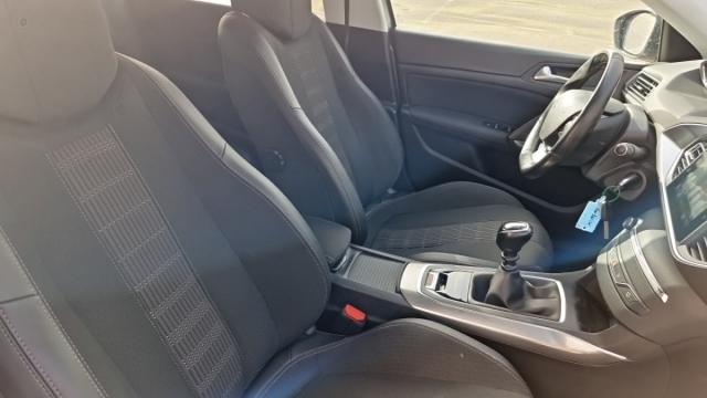 Peugeot 308 image 6
