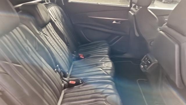 Peugeot 5008 image 1