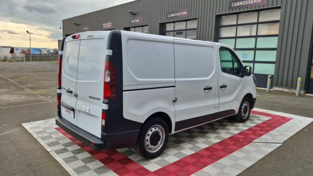 Renault Trafic image 9